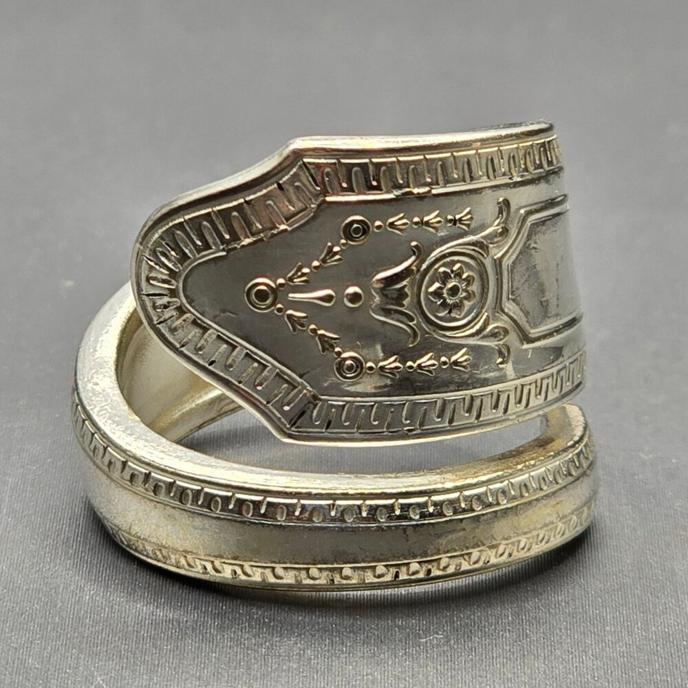 VTG Monarch Plate Silver Spoon Ring Size 10 Ornate Floral Pattern 15.61g - Picture 10 of 10